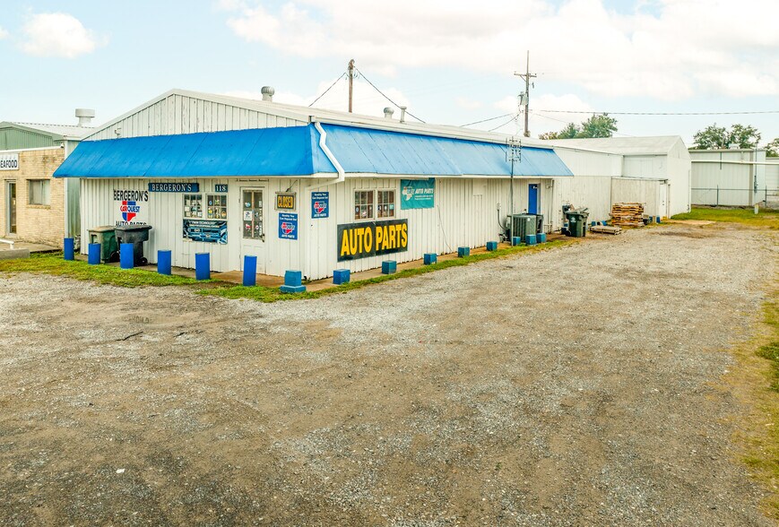 More Photos Of 118 N Hollywood Rd, Houma Self Storage For Sale