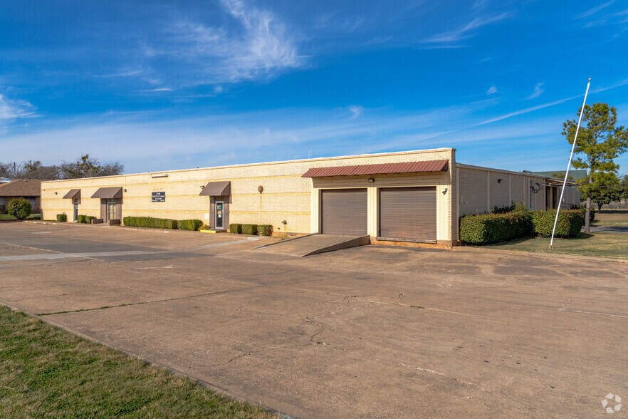 Primary Photo Of 2200 5th St, Wichita Falls Warehouse For Lease
