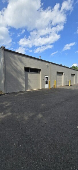 More Photos Of 369 W Main St, Avon Flex For Lease