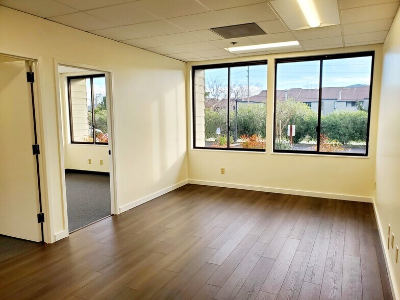 More Photos Of 300 Tamal Plz, Corte Madera Office Residential For Lease