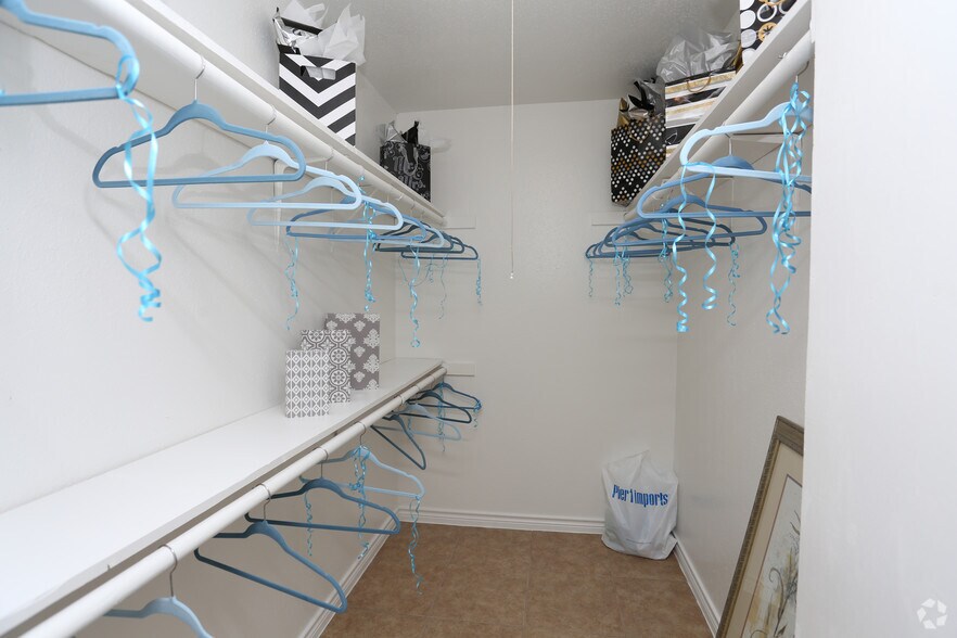 More Photos Of 10000 Hammerly Blvd, Houston Apartments For Sale