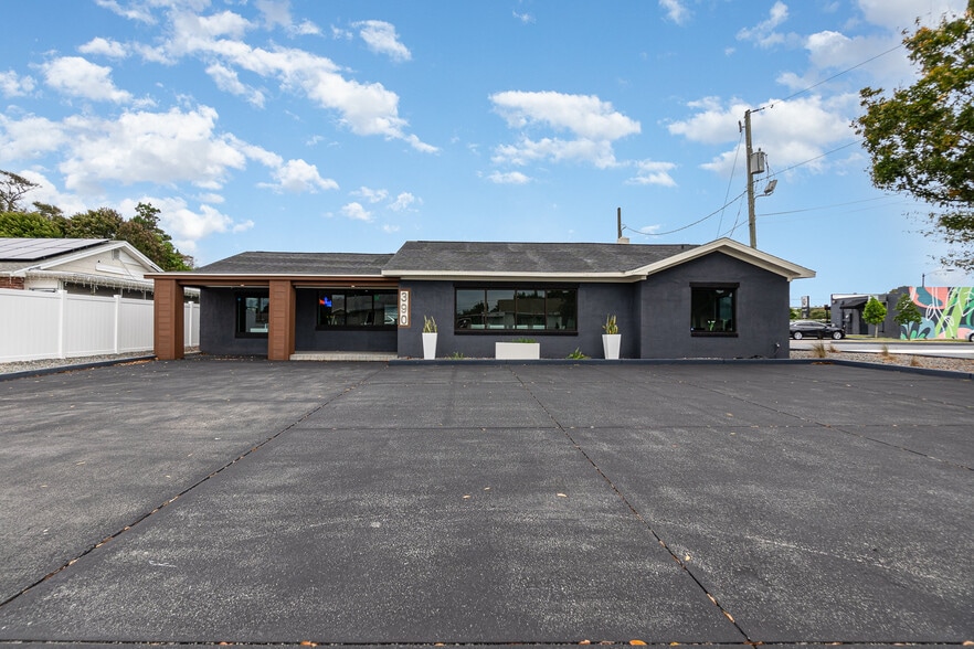 More Photos Of 390 Poinciana Dr, Melbourne Office Residential For Lease