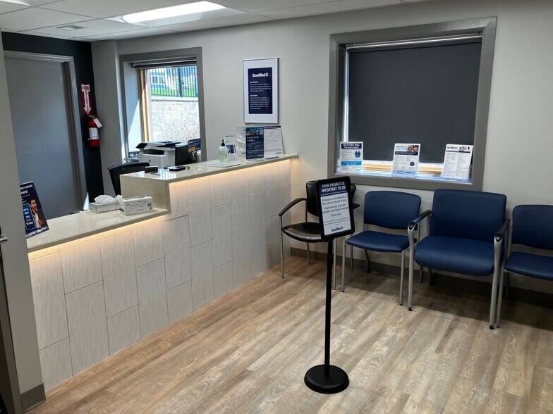 More Photos Of 1305 Chestnut St, West Bend Medical For Lease