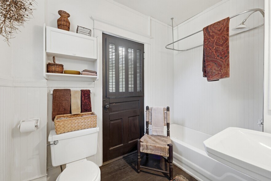 More Photos Of 50 Charlotte St, Saint Augustine Storefront Retail Office For Sale