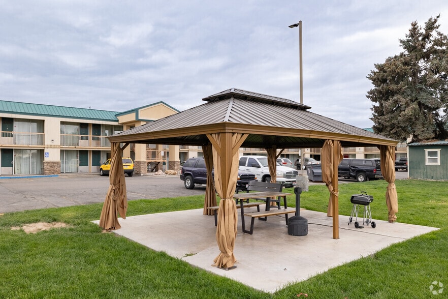 More Photos Of 1399 Bench Rd, Pocatello Hotel For Sale