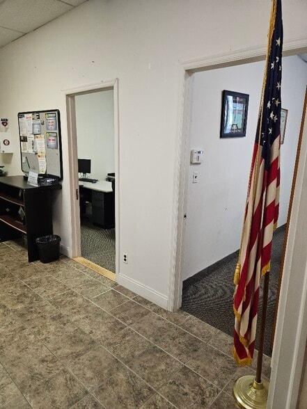 More Photos Of 166 E Jericho Tpke, Mineola Office For Lease
