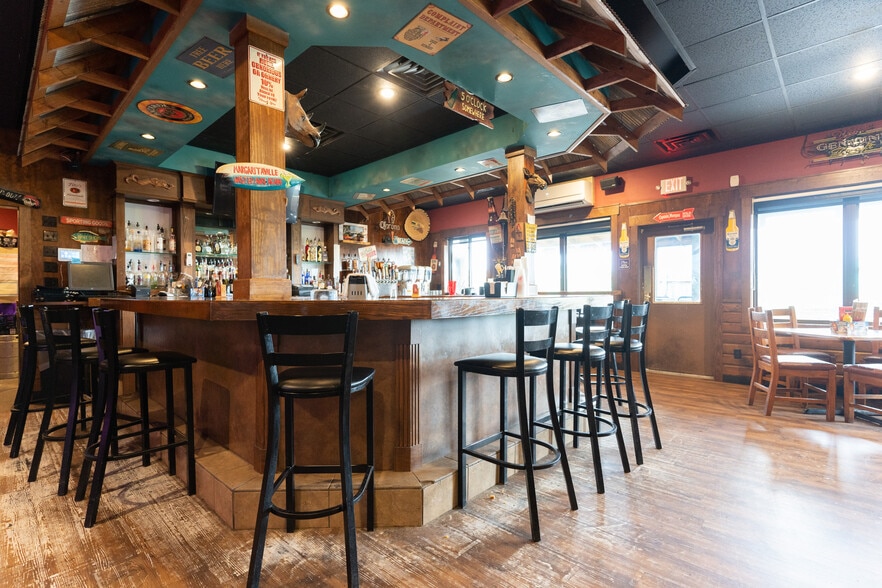 More Photos Of 1401 S Morley St, Moberly Restaurant For Sale