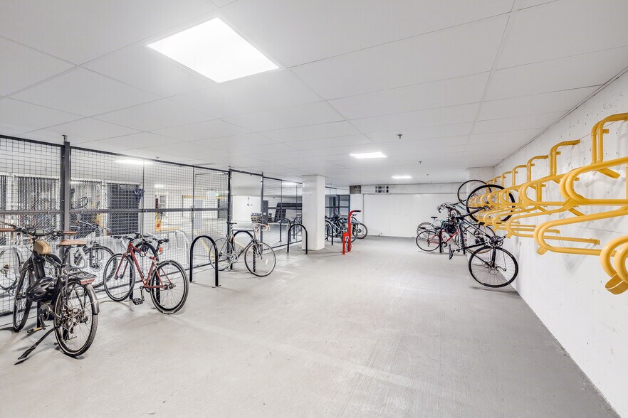 More Photos Of 100 Congress Ave, Austin Office For Lease
