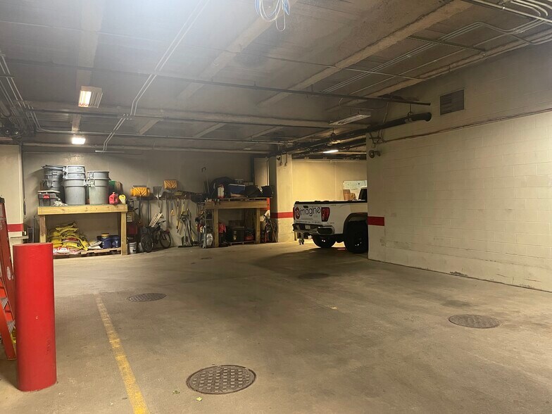 More Photos Of 100 N Queen St, Lancaster Office For Sale