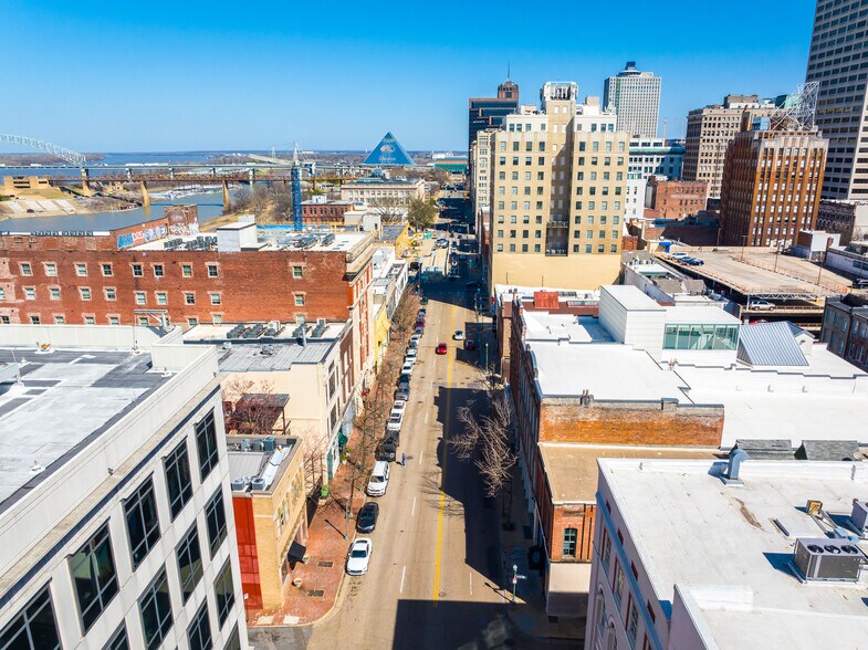 More Photos Of 107 S Front St, Memphis Office For Sale