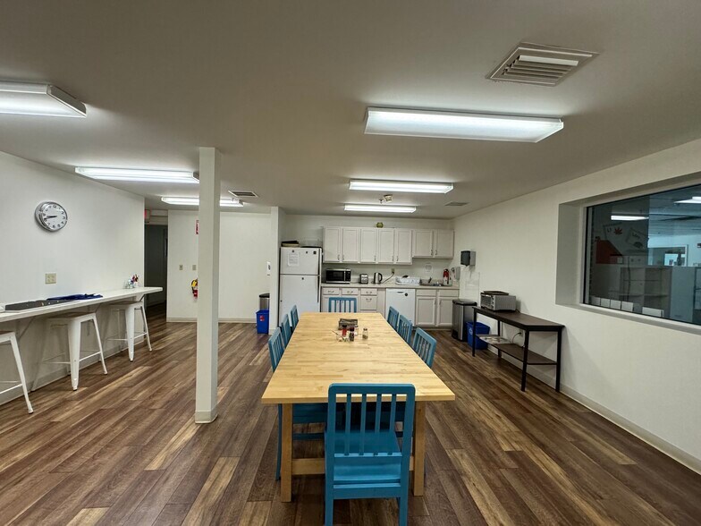 More Photos Of 155 Industrial Dr, Northampton Warehouse For Sale