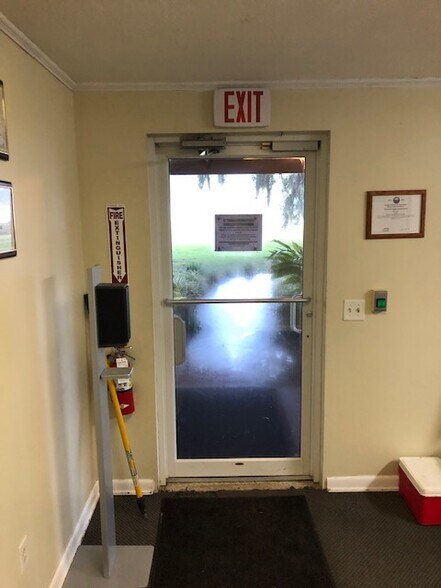 More Photos Of 463509 Sr-200, Yulee Office For Sale