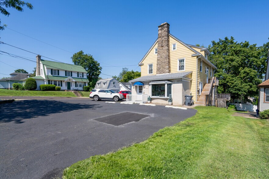 More Photos Of 1900 Old York Rd, Abington Apartments For Sale