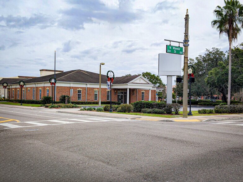 More Photos Of 201 W Reynolds St, Plant City Bank For Lease