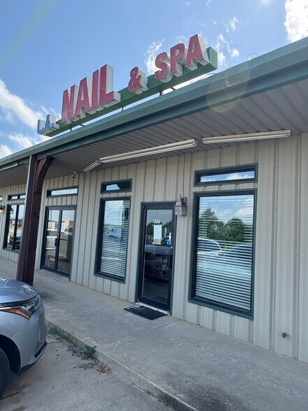 More Photos Of 519 S Woody Guthrie St, Okemah General Retail For Sale