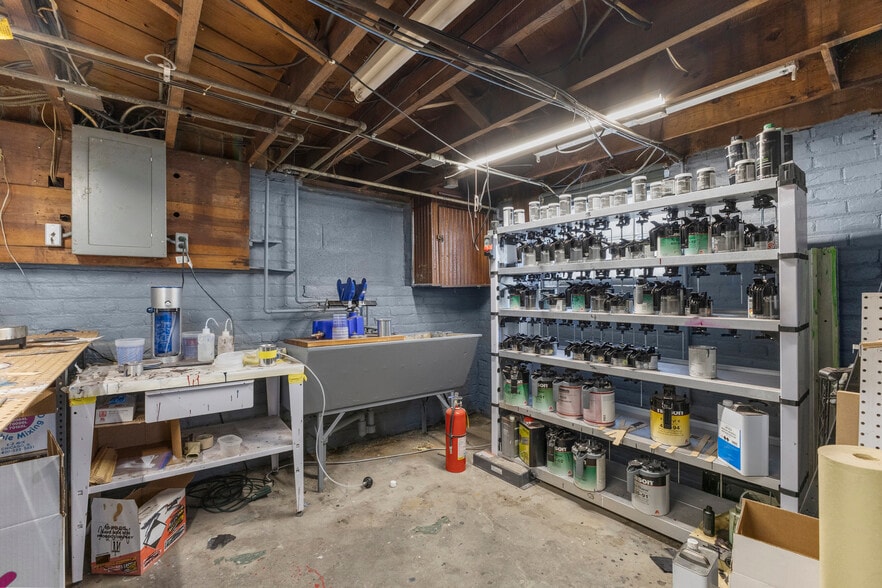 More Photos Of 17310 E 9 Mile Rd, Eastpointe Freestanding For Sale