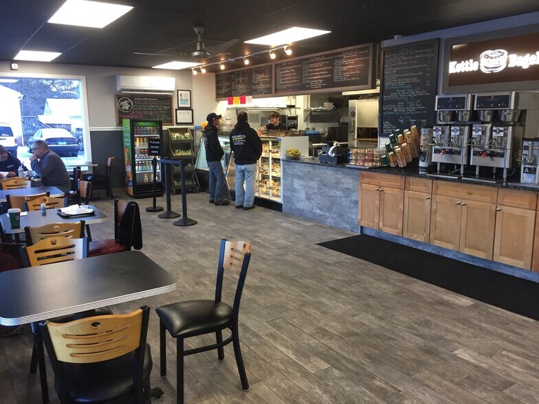 More Photos Of 1217 Queen St, Southington Unknown For Lease