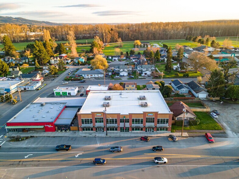 More Photos Of 916 W Division St, Mount Vernon General Retail For Sale