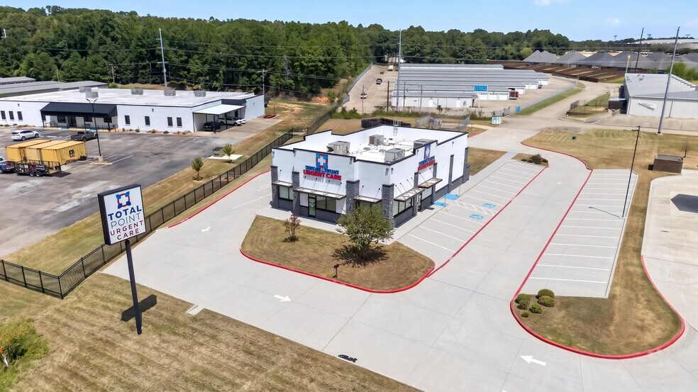 More Photos Of 804 W Main St, Hallsville Freestanding For Sale
