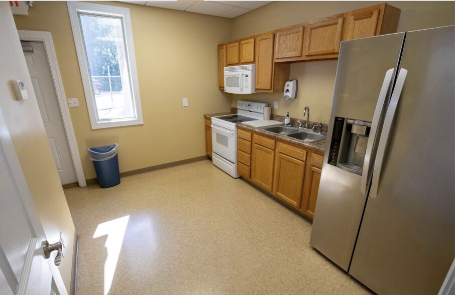 More Photos Of 347 Braley Rd, Huntington Flex For Sale