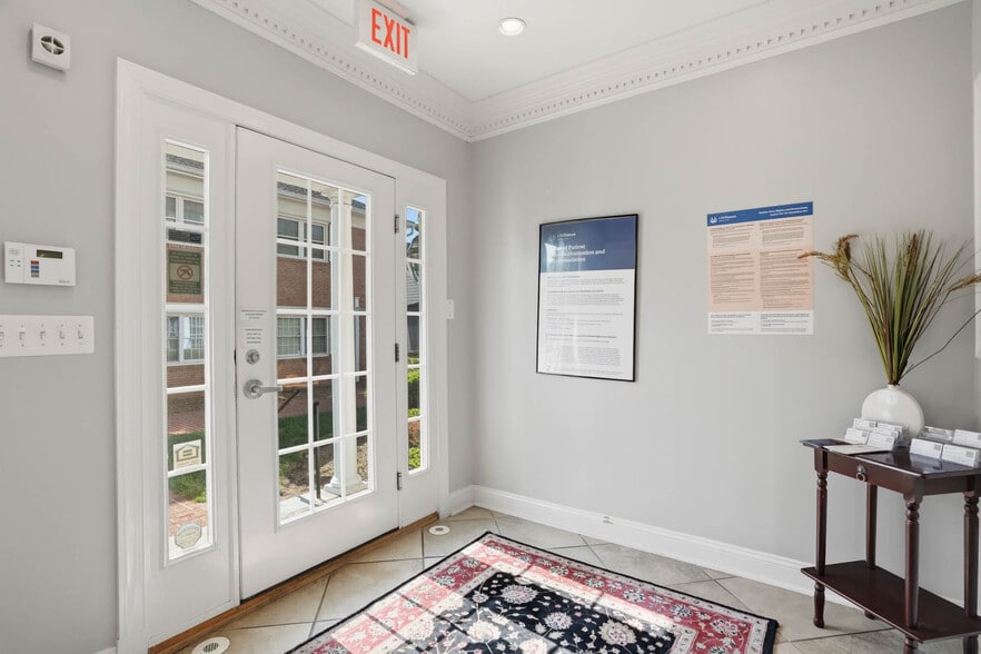 More Photos Of 1662 Village Green, Crofton Office For Lease