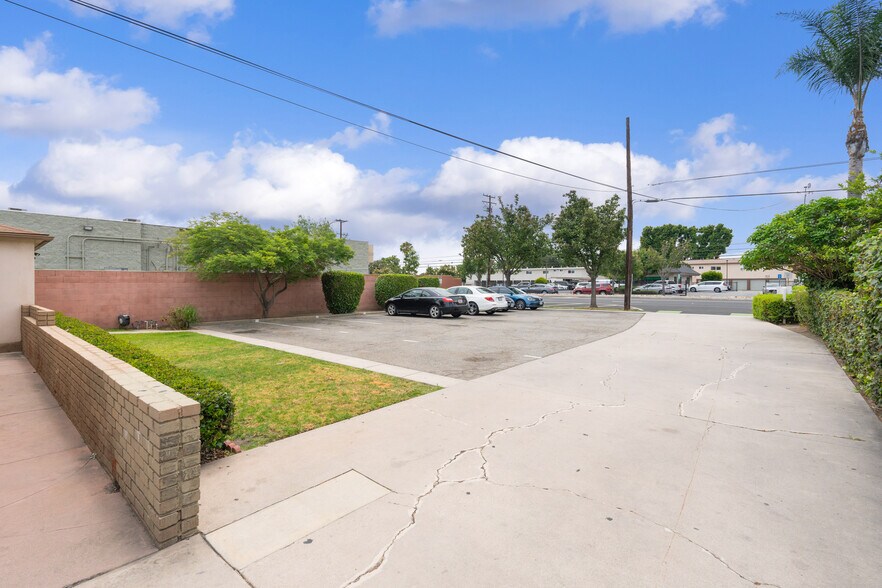 More Photos Of 3301 E Artesia Blvd, Long Beach Multifamily For Sale