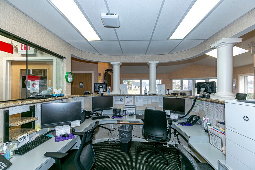 More Photos Of 986-990 Sunrise Hwy, Babylon Medical For Sale