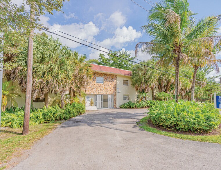 More Photos Of 15201 Memorial Hwy, Miami Apartments For Sale