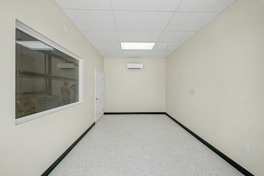 More Photos Of 12338 Spring Cypress Rd, Tomball Unknown For Lease
