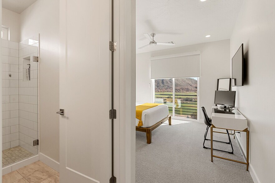 More Photos Of 2248 N Double Eagle Ln, Washington Specialty For Sale