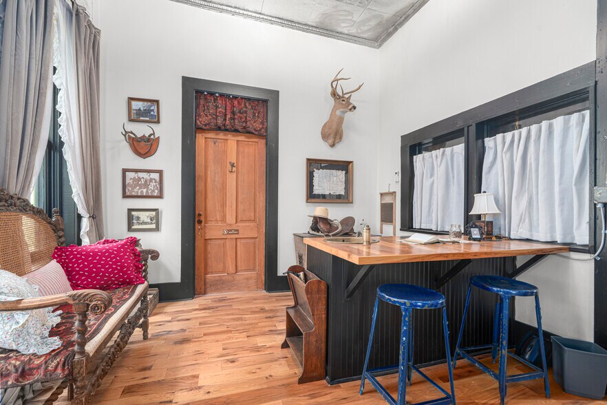 More Photos Of 411 E Front Ave, Chester Hospitality For Sale