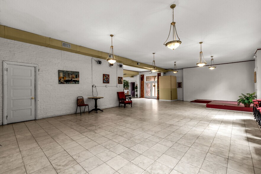 More Photos Of 119 College St, Chester Office Residential For Lease