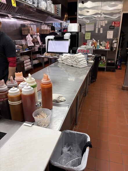 More Photos Of 1661 E Monte Vista Ave, Vacaville General Retail For Lease