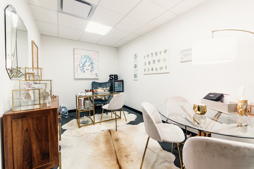 More Photos Of 73 W Monroe St, Chicago Coworking Space