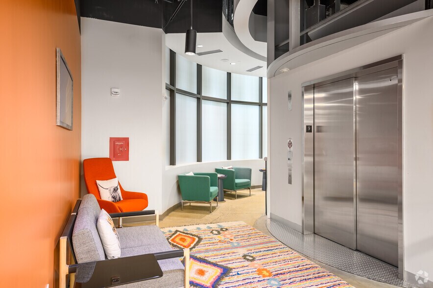 More Photos Of 1101 Wilson Blvd, Arlington Coworking Space