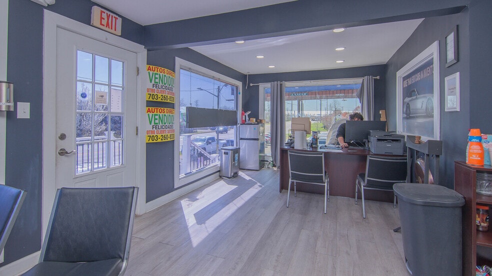 More Photos Of 7404 Centreville Rd, Manassas Auto Dealership For Lease