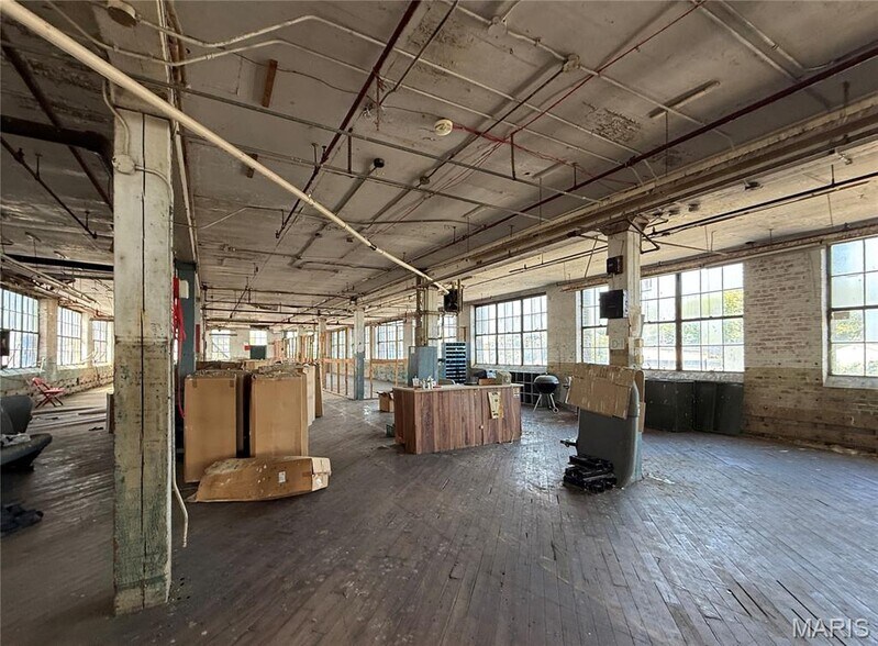 More Photos Of 160 N Main St, Saint Clair Industrial For Sale