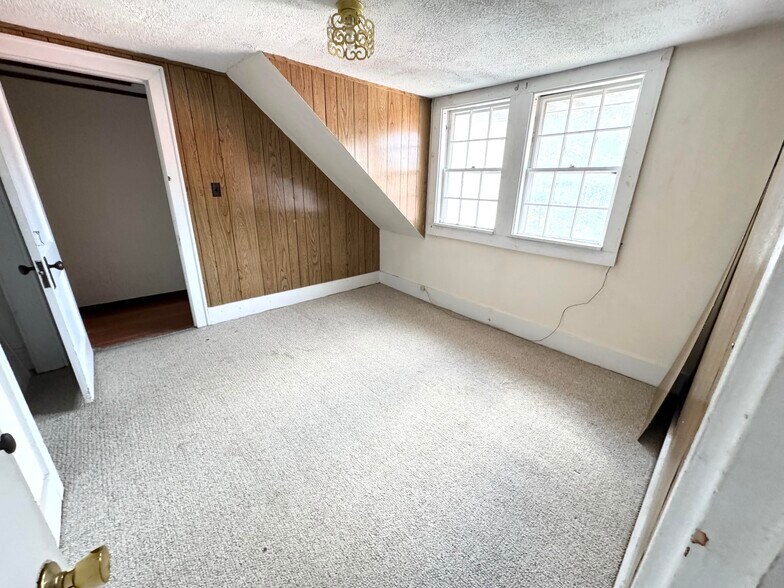 More Photos Of 2072 Main st, Londonderry Apartments For Sale