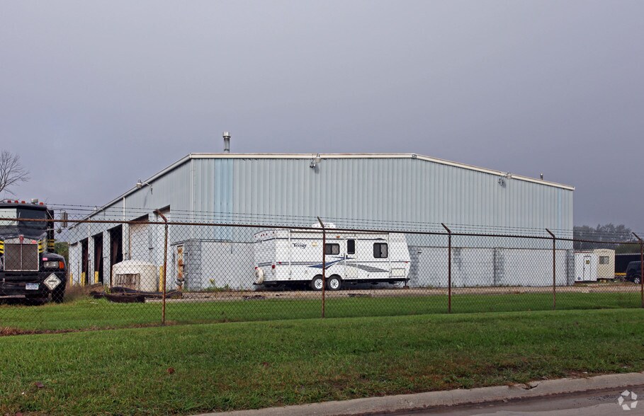 More Photos Of 6532 Beverly Plz, Romulus Service For Sale