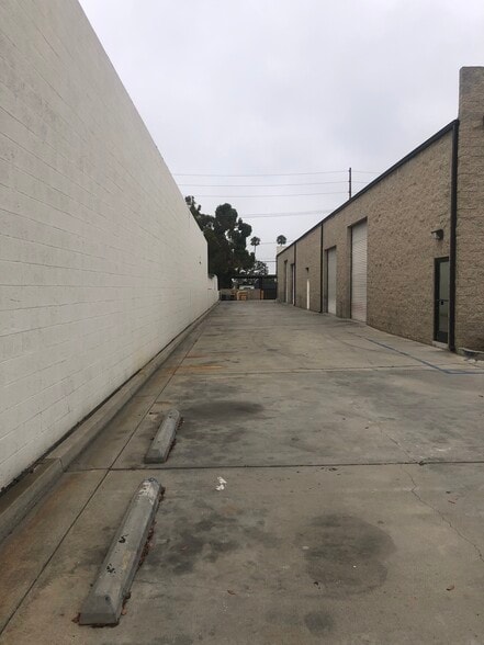 More Photos Of 2014 Placentia Ave, Costa Mesa Manufacturing For Lease