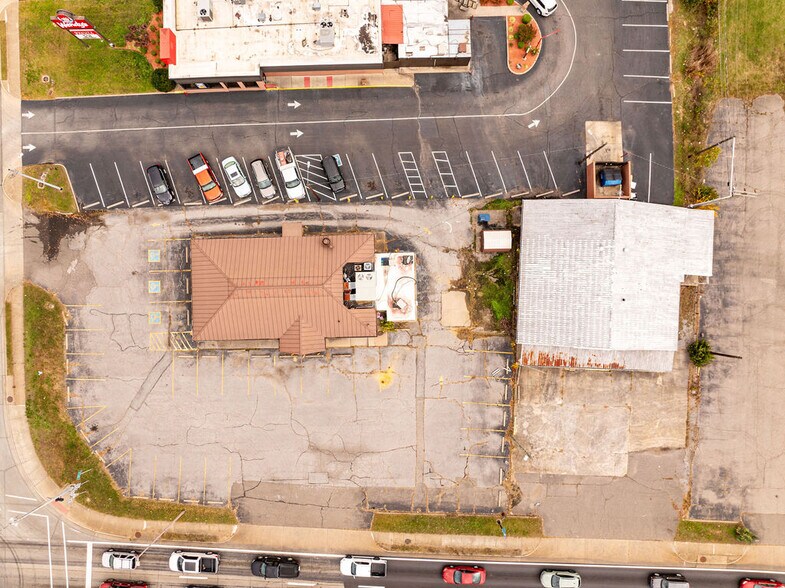 More Photos Of 408 N 12th St, Murray Freestanding For Sale