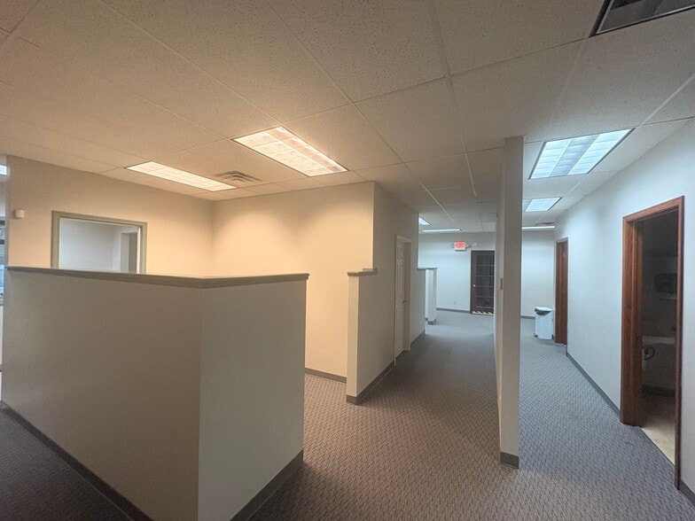 More Photos Of 37140-37190 Sugar Ridge Rd, North Ridgeville Light Manufacturing For Lease