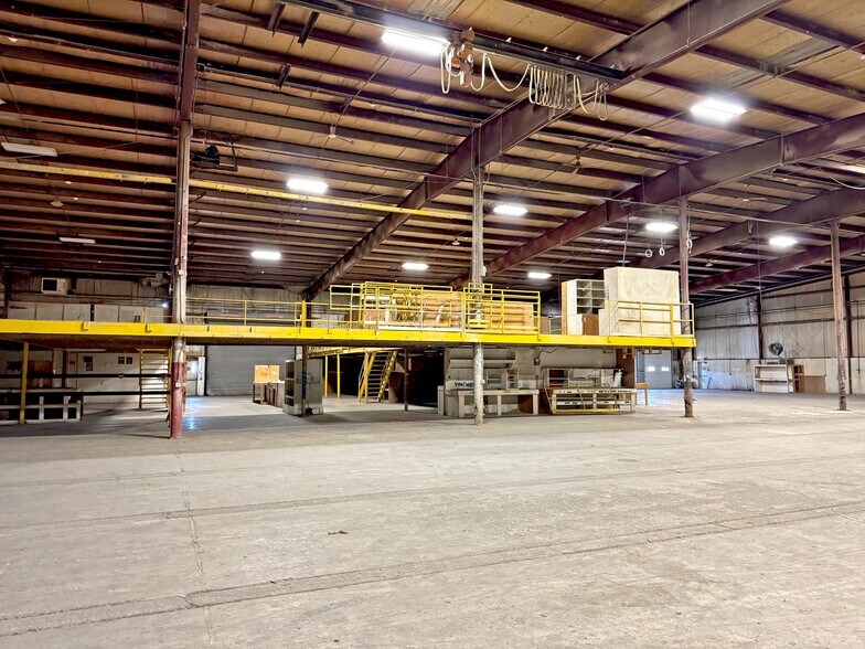 More Photos Of 115 Airport Rd, Selinsgrove Industrial For Lease