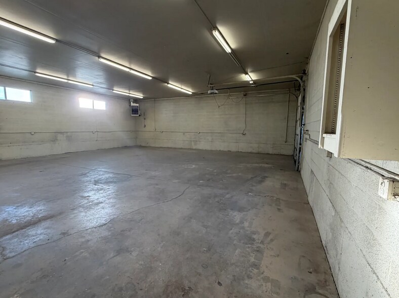 More Photos Of 589 N Geneva Rd, Lindon Warehouse For Sale
