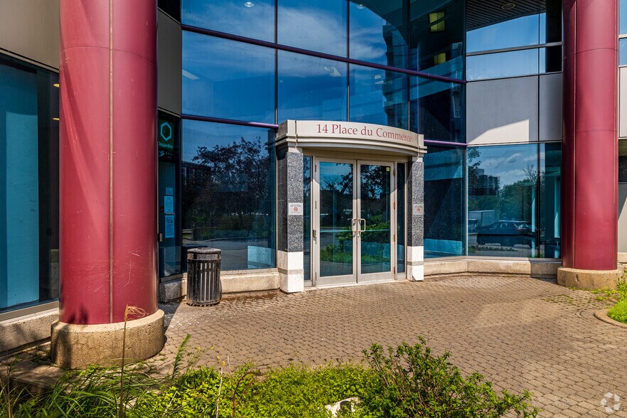 More Photos Of 14 Pl Du commerce, Verdun Office Residential For Lease