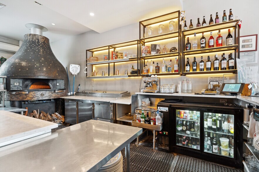 More Photos Of 50-69 Main St, Westhampton Beach Storefront Retail Office For Lease