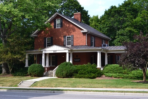More Photos Of 907 S Main St, Blacksburg Office Residential For Lease