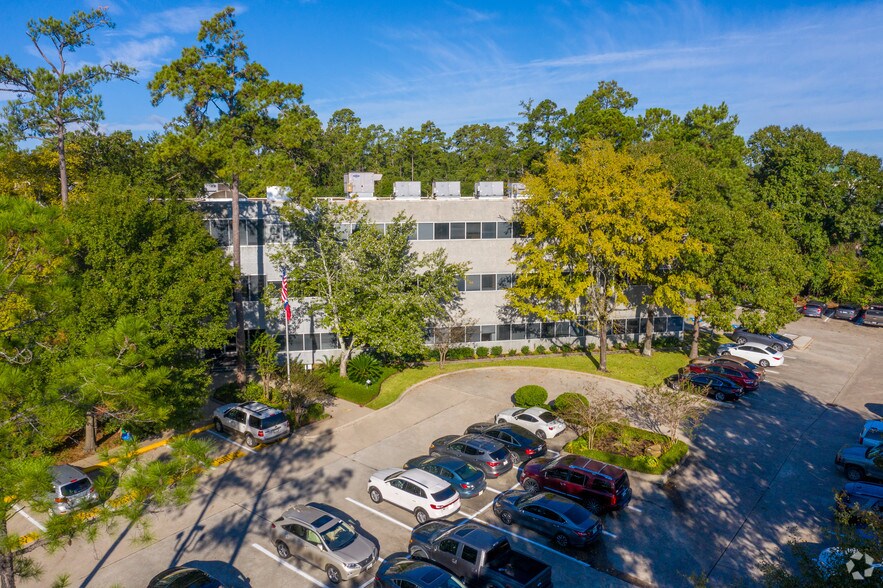 More Photos Of 2040 N Loop 336 W, Conroe Office For Lease