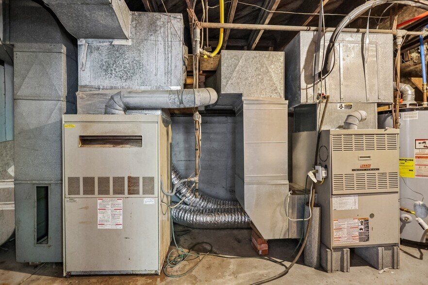 More Photos Of 206 W Spruce St, Gillespie Religious Facility For Sale