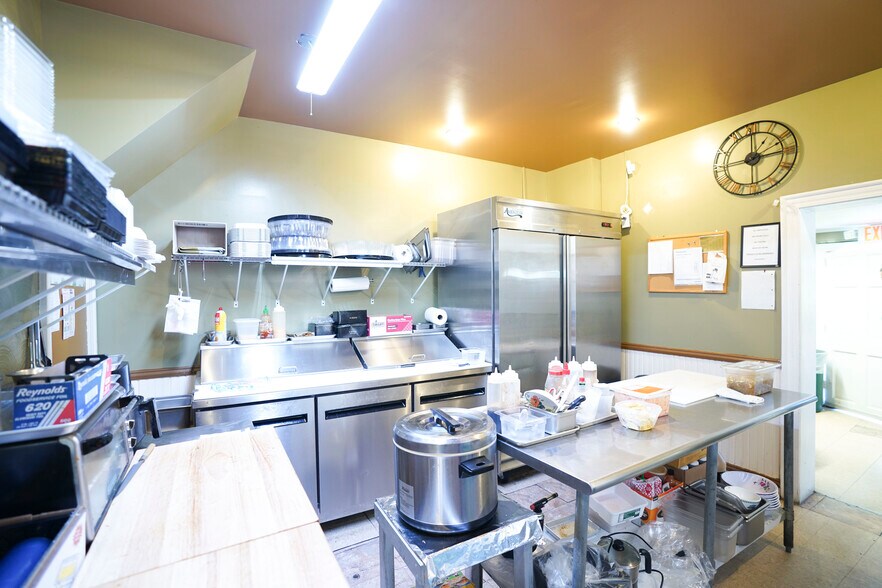 More Photos Of 325 W 7th St, Frederick Storefront Retail Office For Sale